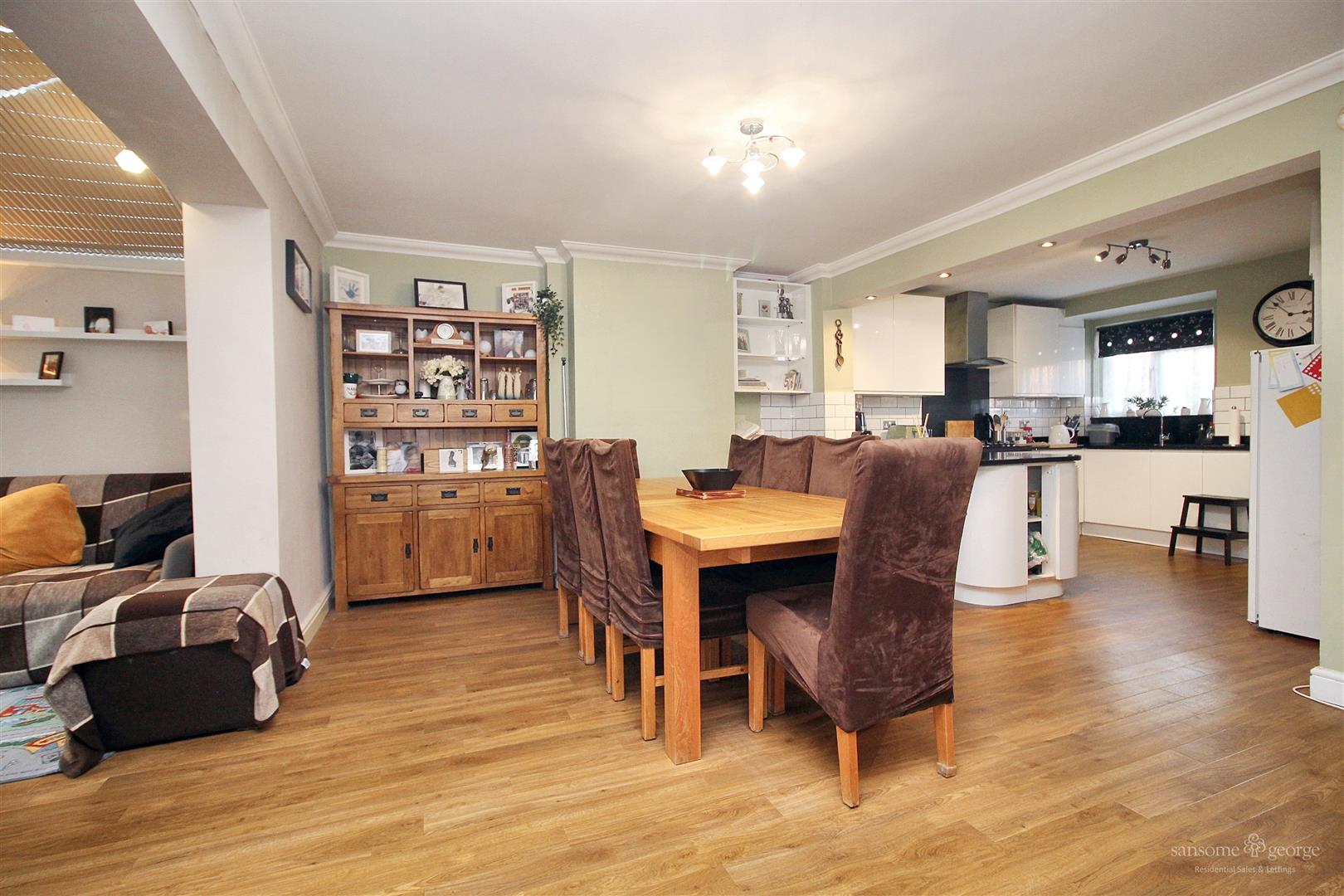 4 bed property in Romsey Road, Reading